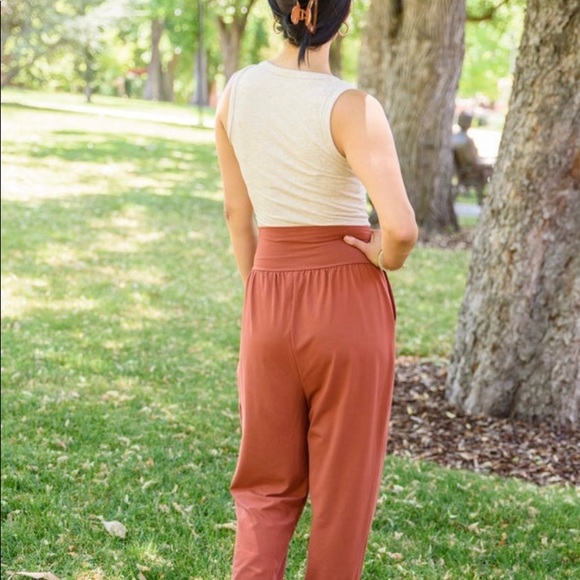 Motive Small NWT Slouch Joggers🧡 - Picture 4 of 8